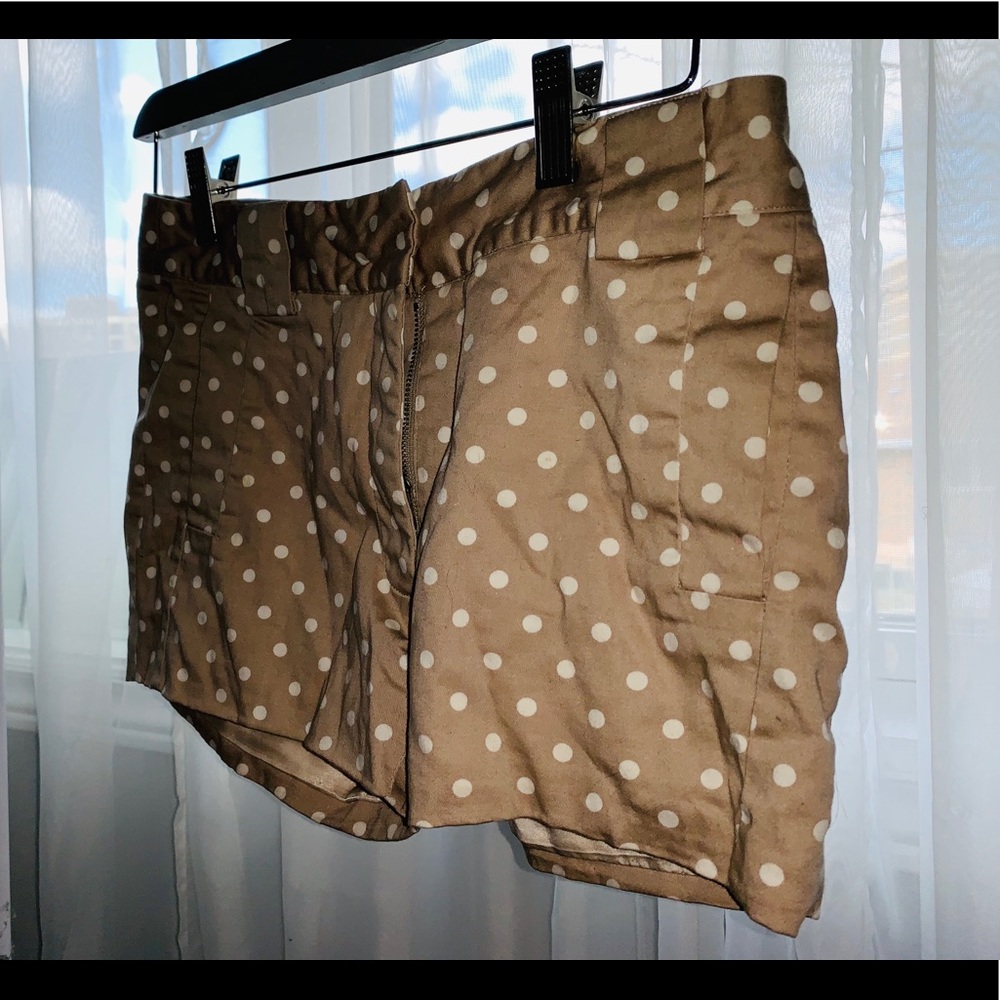 Beige polkadotted shorts